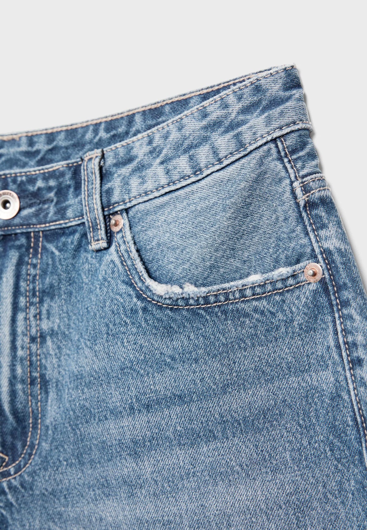 MEDIUM LIGHT BLUE DENIM