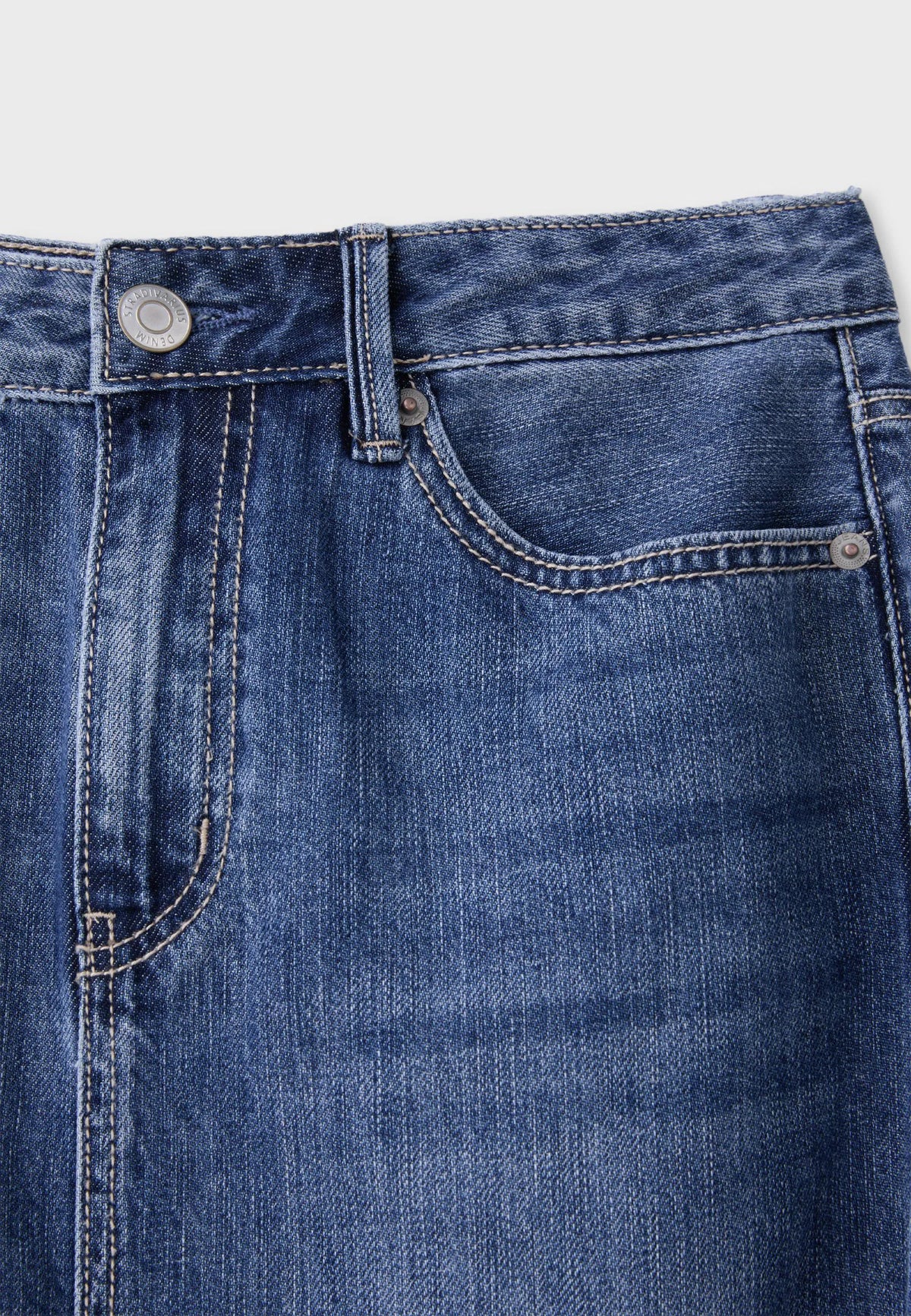 MEDIUM DENIM WASH