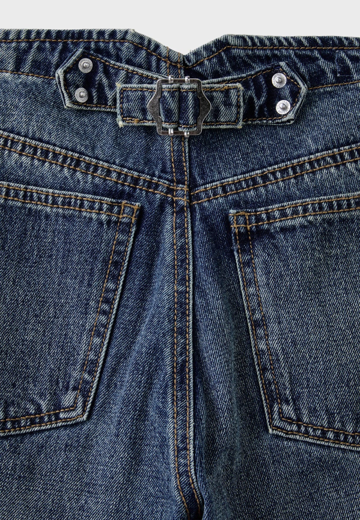 MEDIUM DENIM WASH