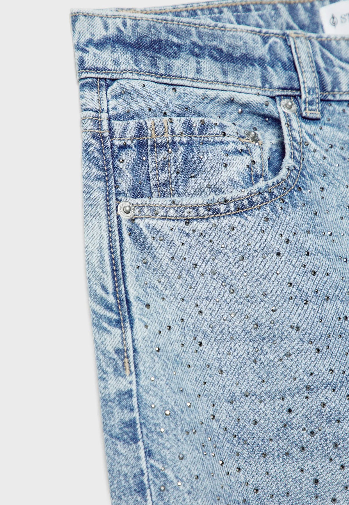 MEDIUM BLUE DENIM
