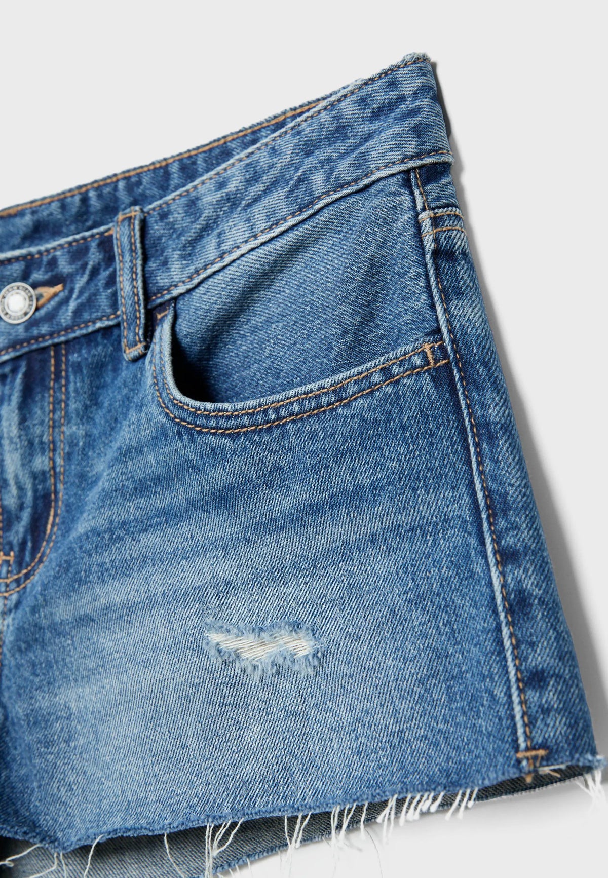 MEDIUM LIGHT BLUE DENIM