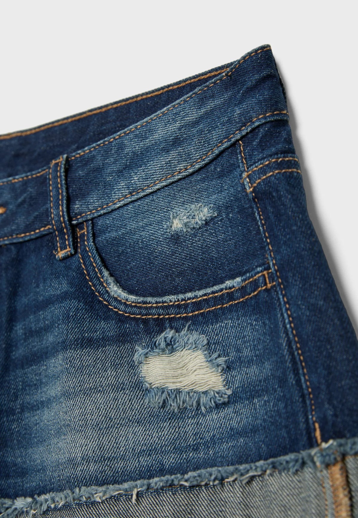 MEDIUM LIGHT BLUE DENIM