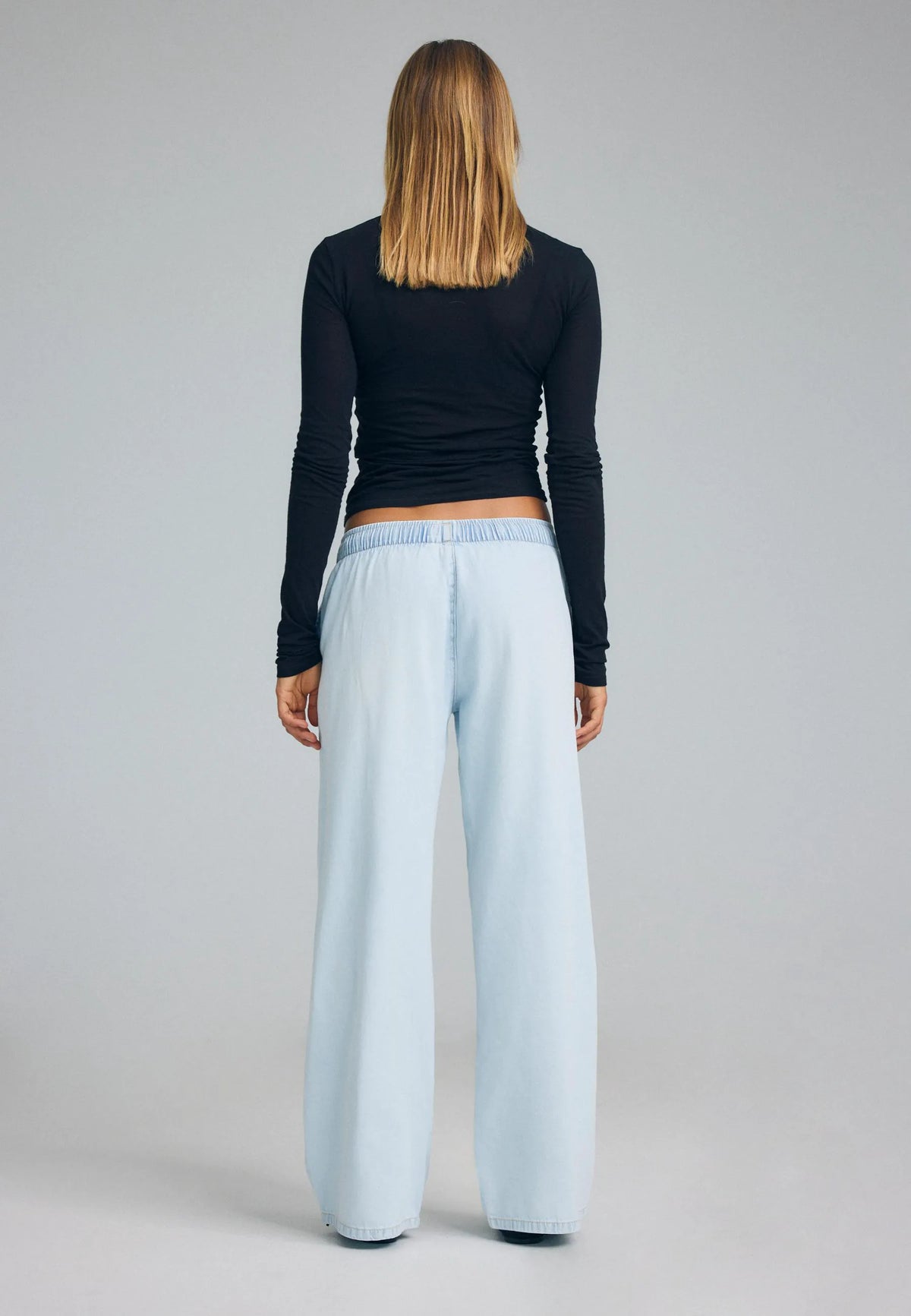 MEDIUM LIGHT BLUE DENIM