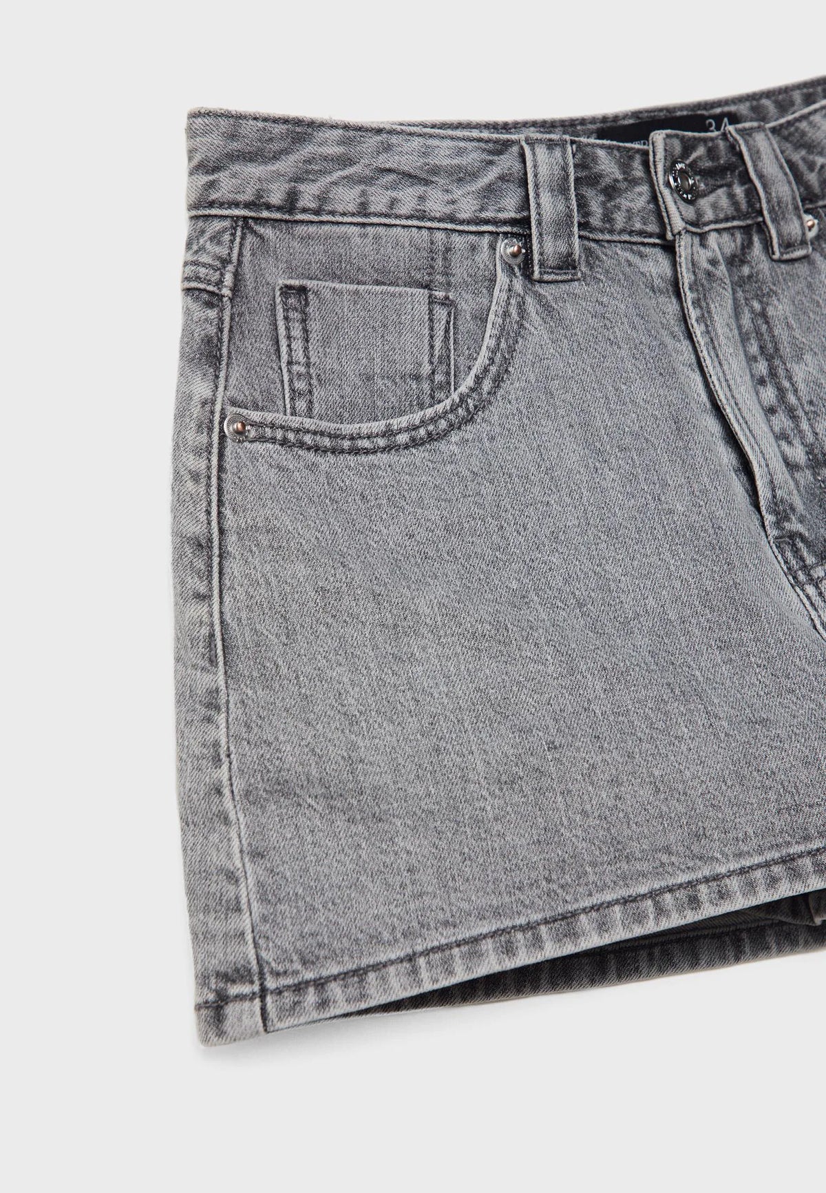 LIGHT GREY DENIM WASH