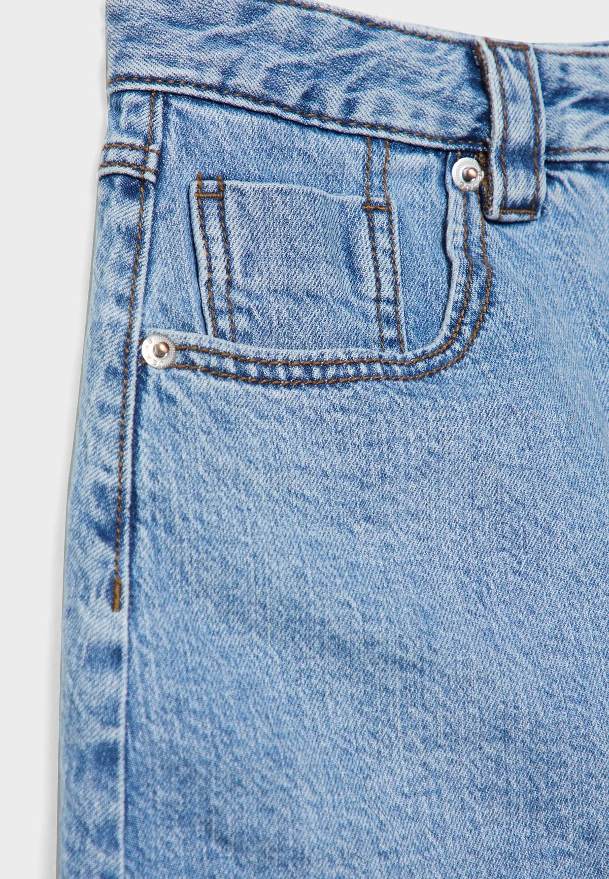 MEDIUM LIGHT BLUE DENIM