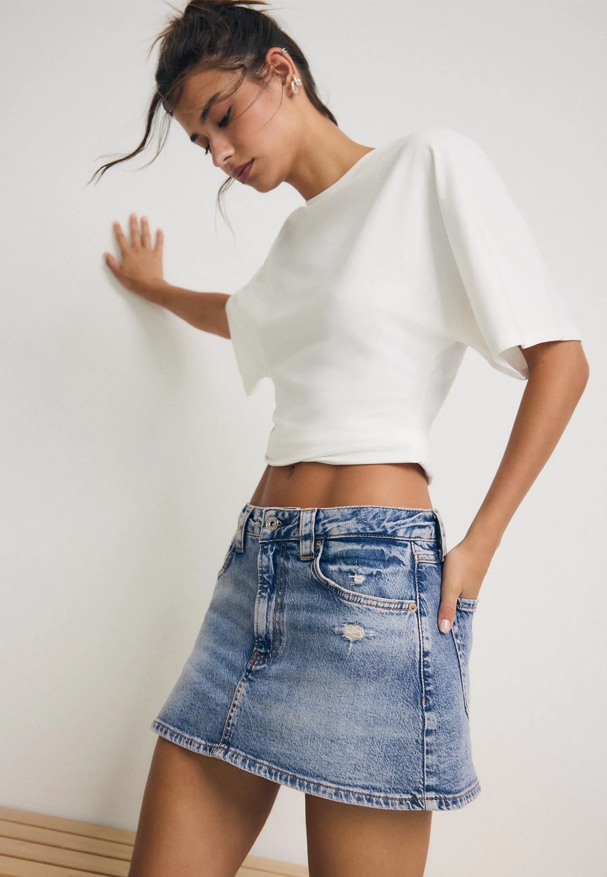 MEDIUM DENIM WASH