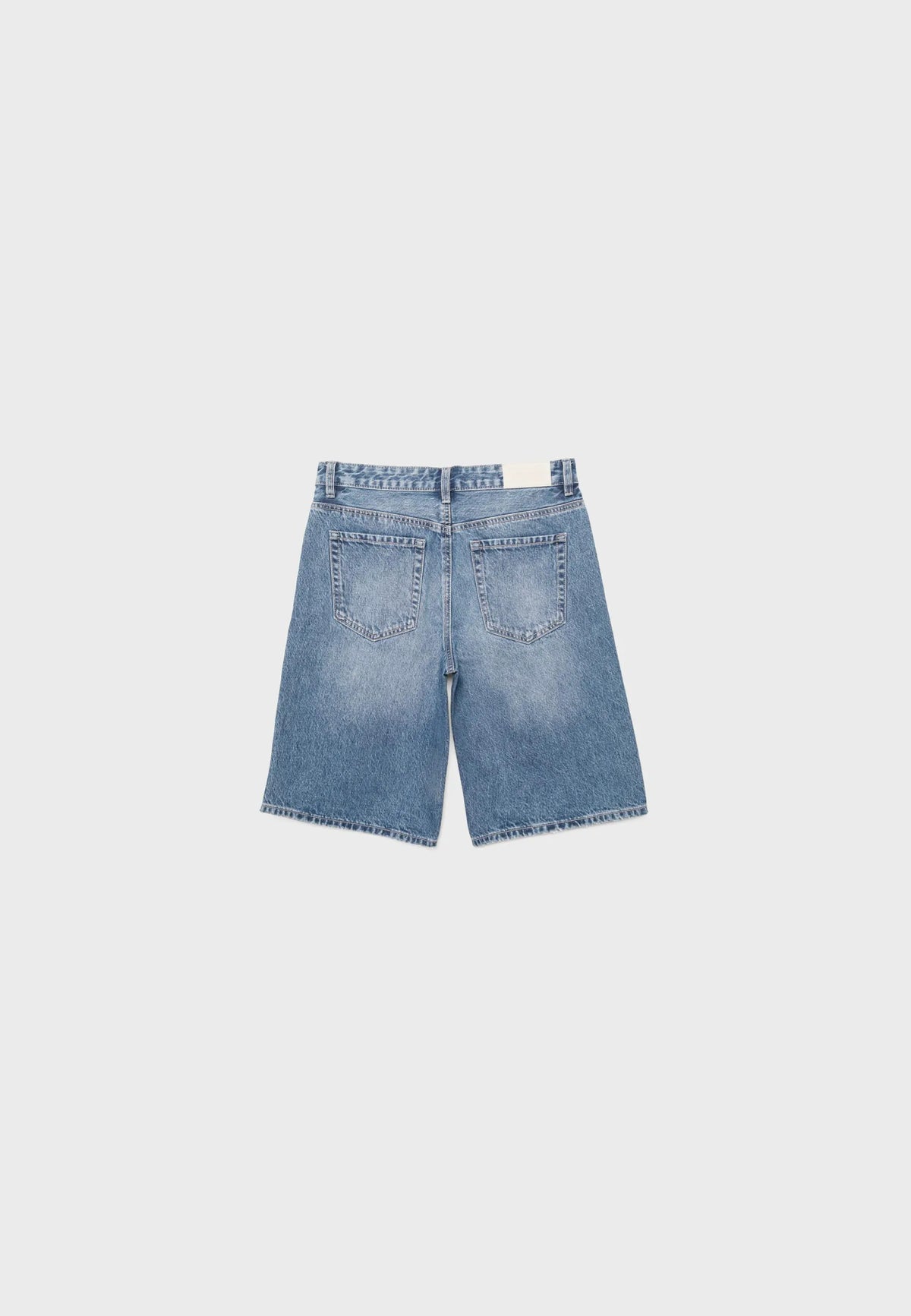 MEDIUM LIGHT BLUE DENIM