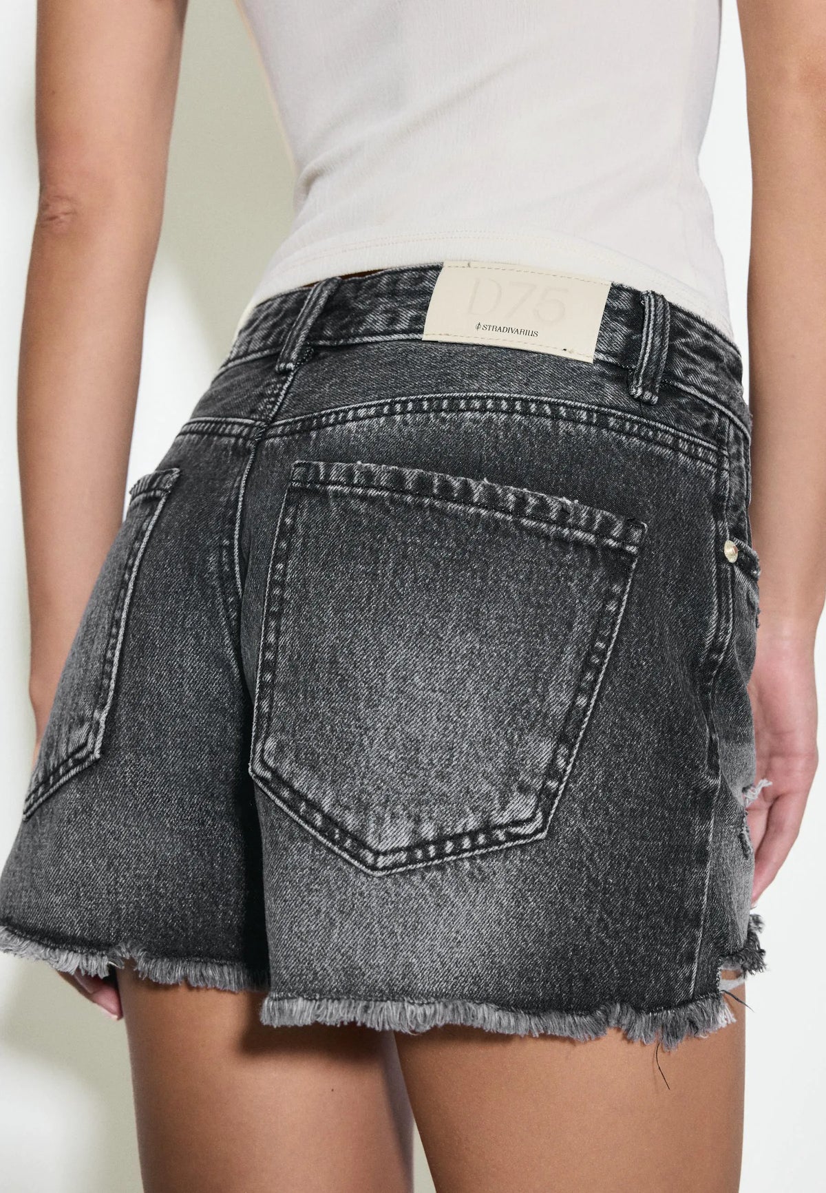 BLACK DENIM WASH
