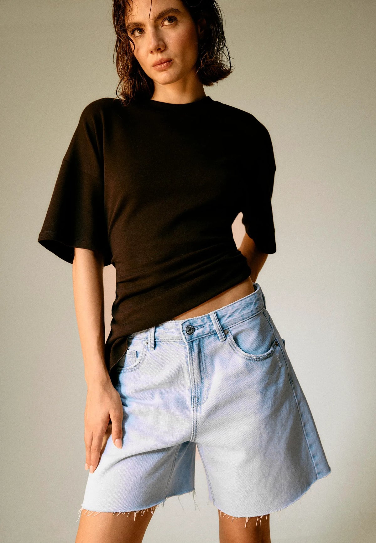 MEDIUM LIGHT BLUE DENIM
