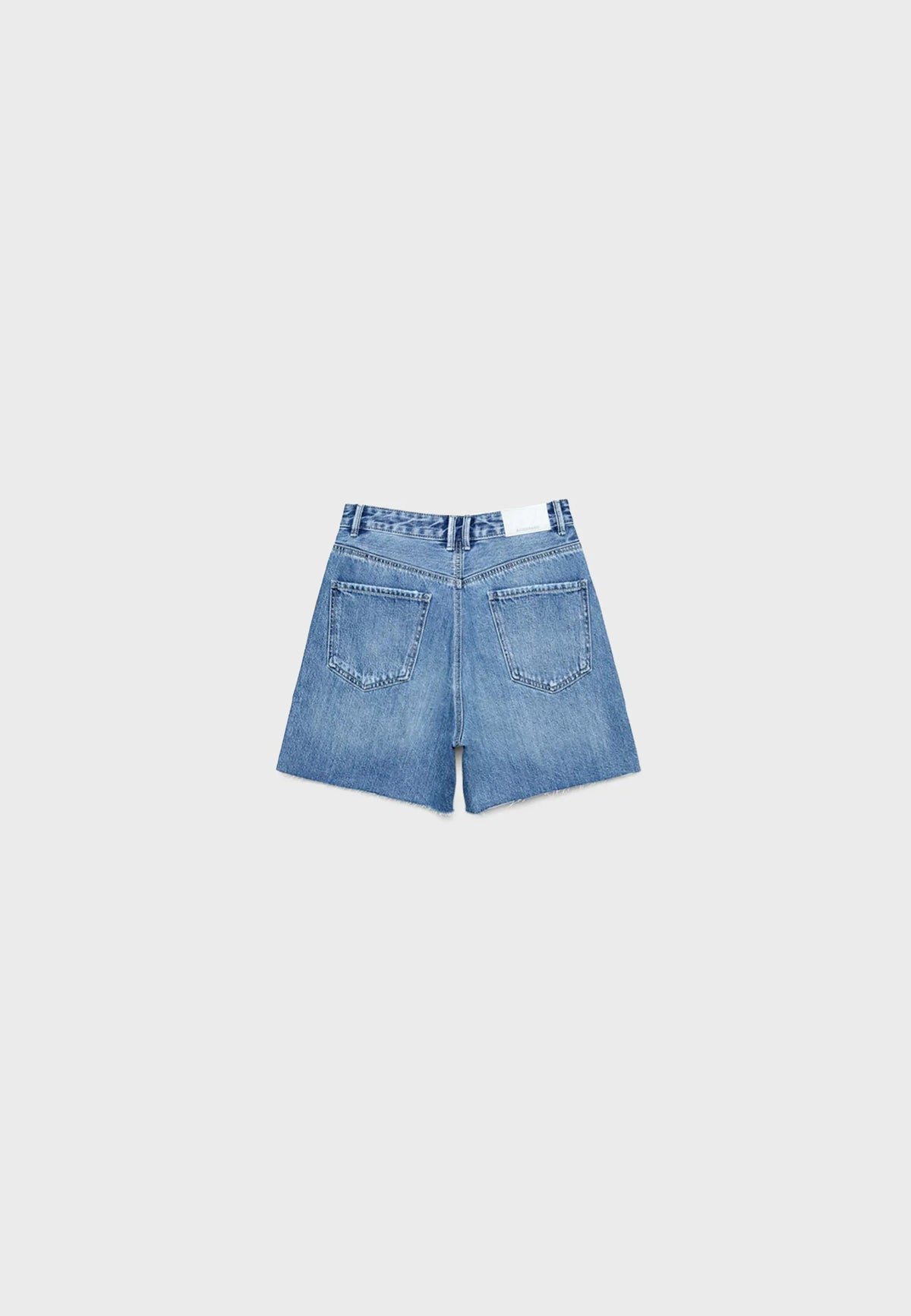 MEDIUM DENIM WASH