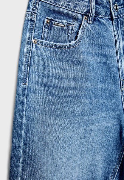 MEDIUM DENIM WASH