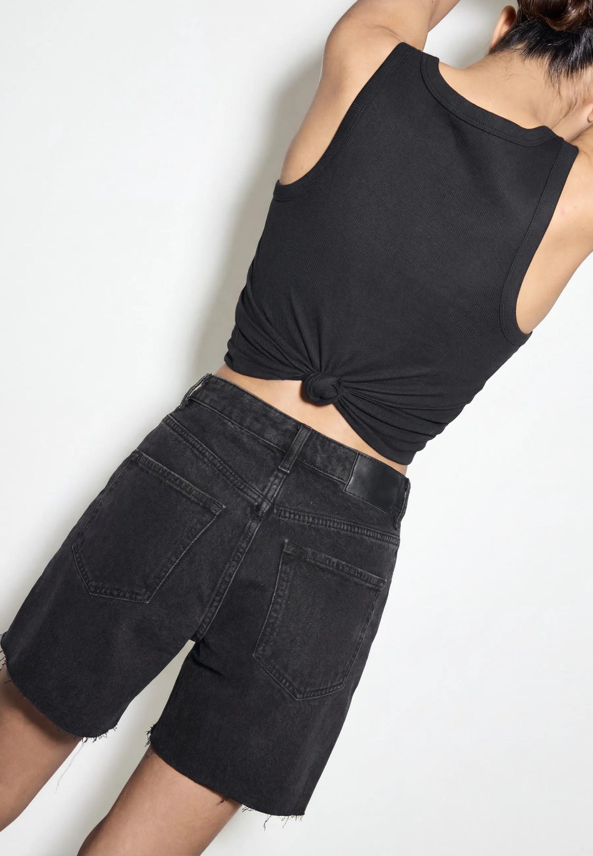 BLACK DENIM WASH