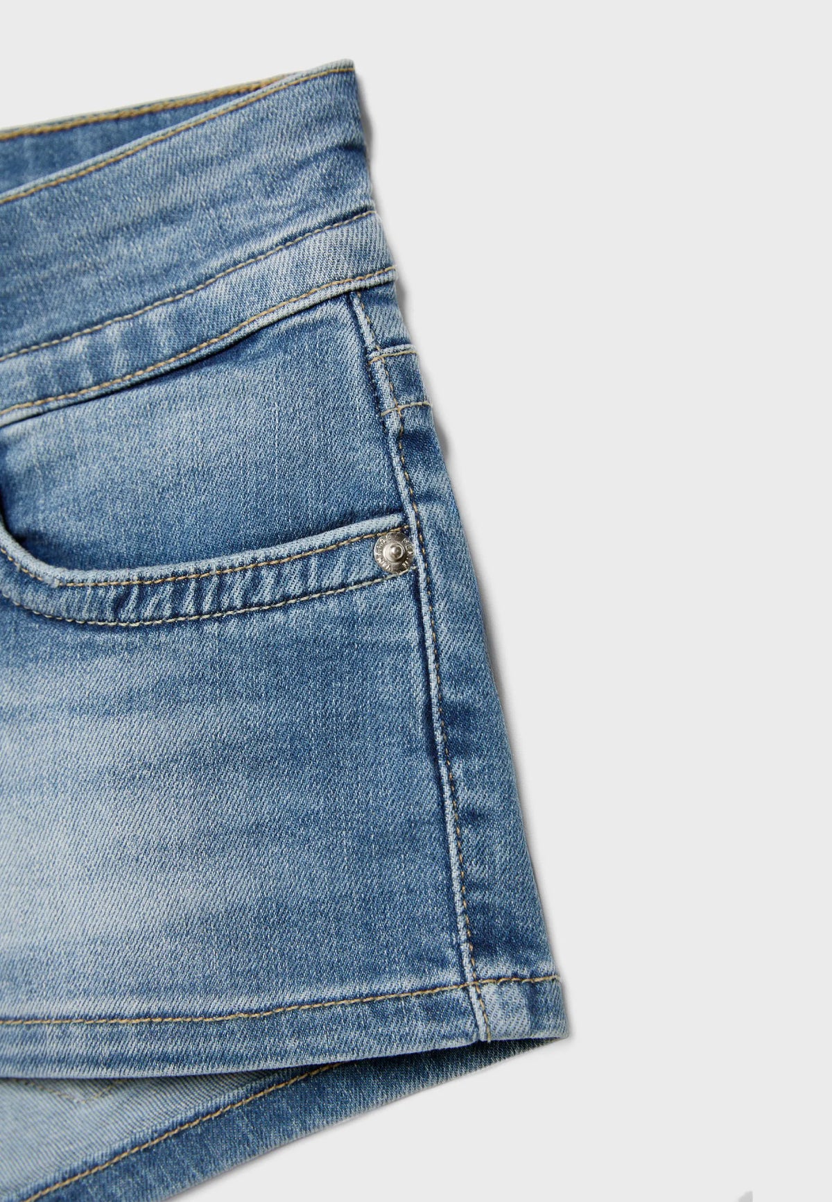 MEDIUM BLUE DENIM