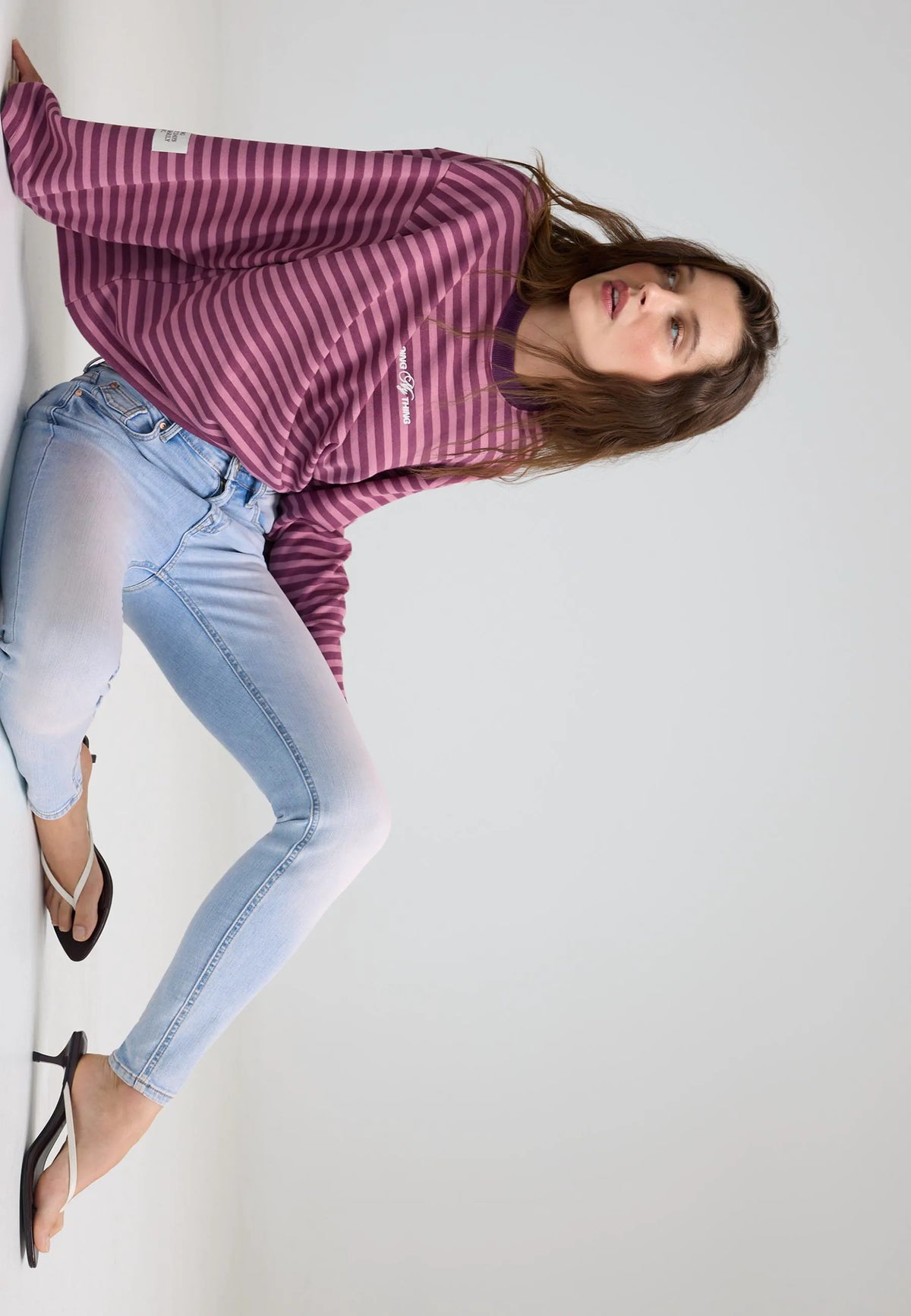 MEDIUM LIGHT BLUE DENIM