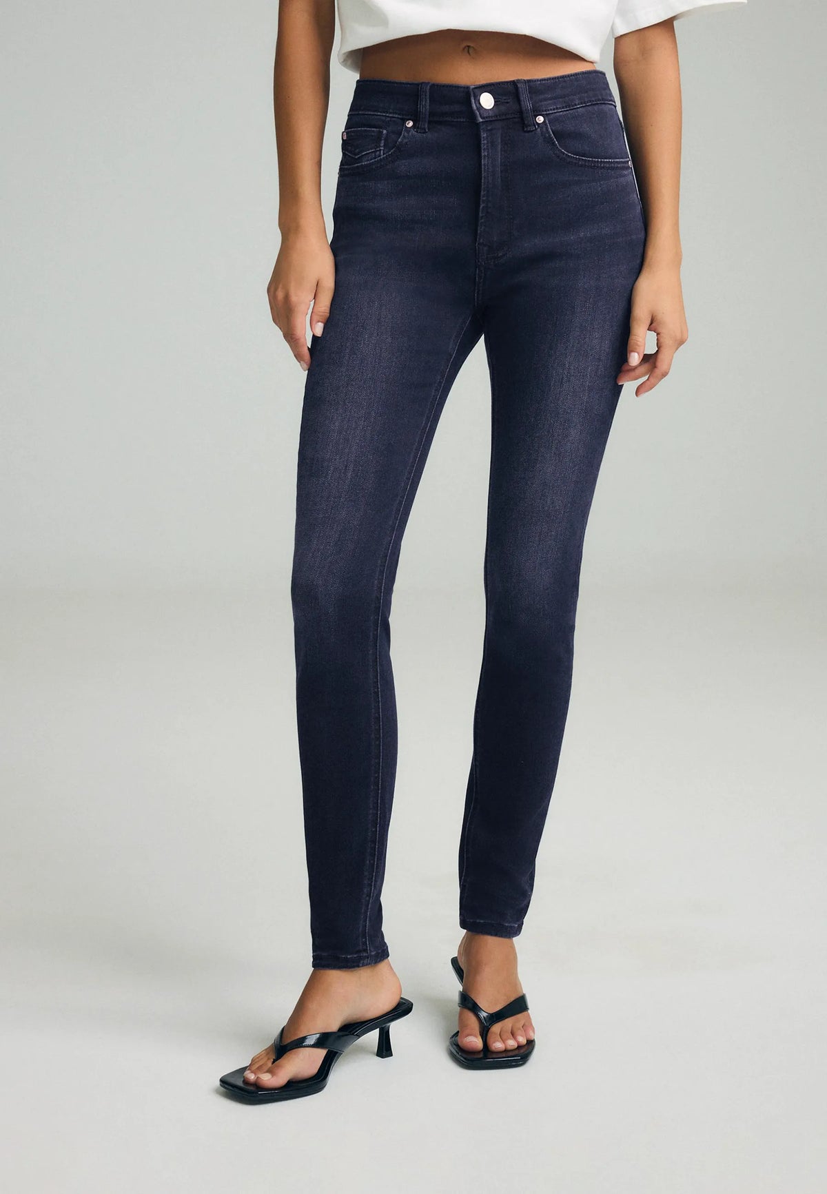 LIGHT GREY DENIM WASH