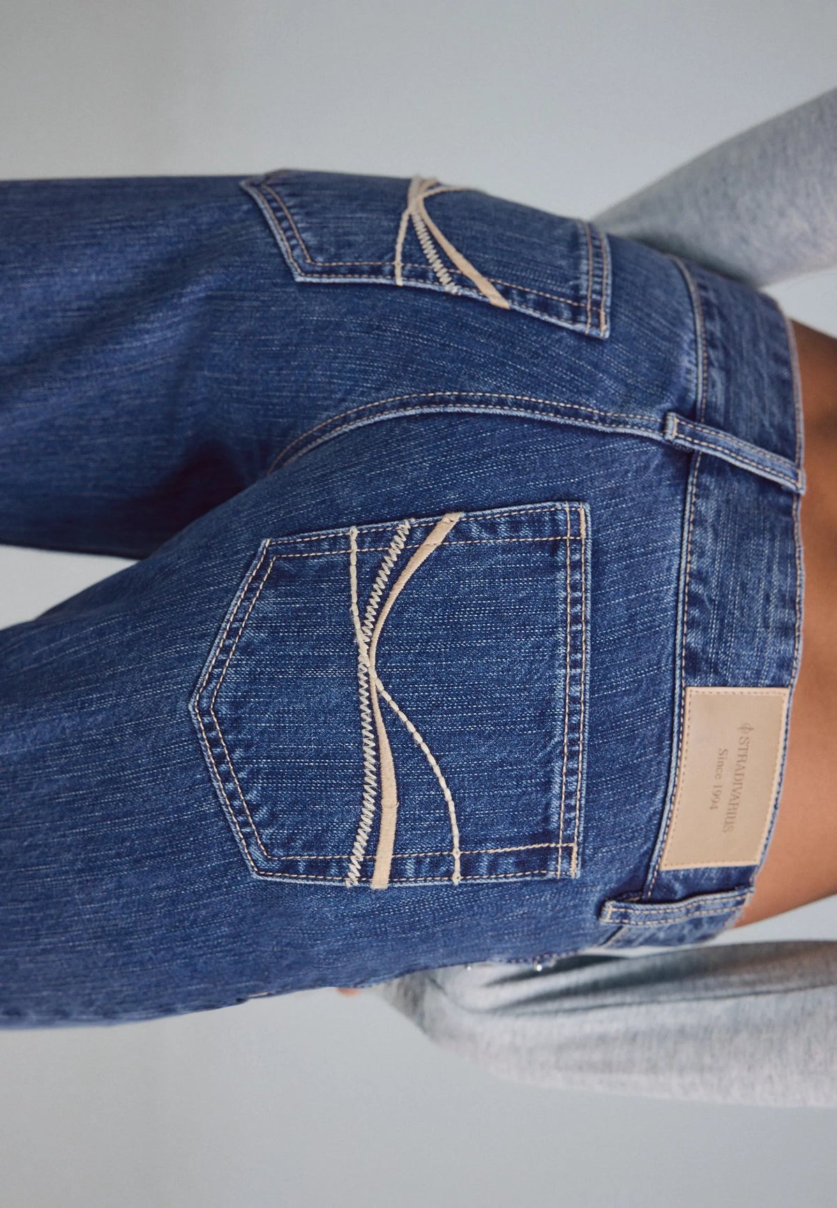 MEDIUM BLUE DENIM