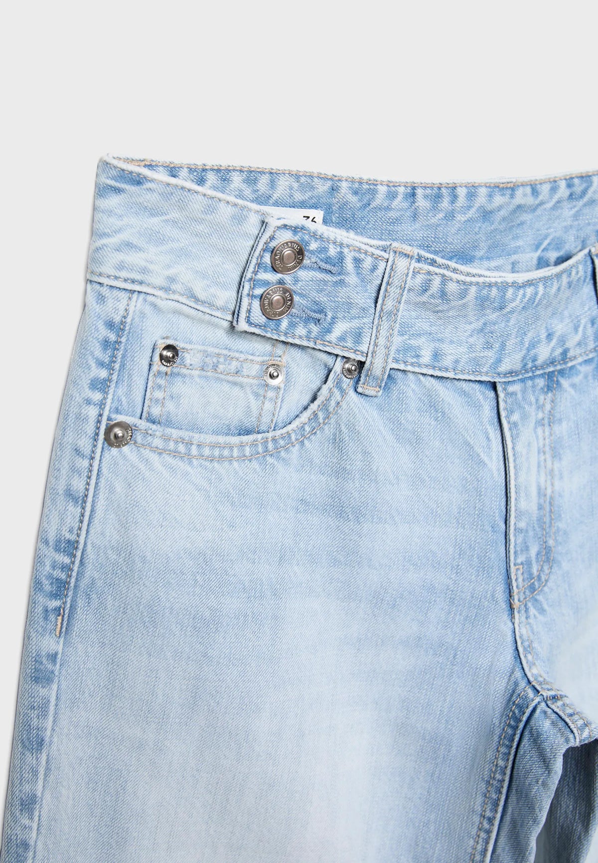MEDIUM LIGHT BLUE DENIM
