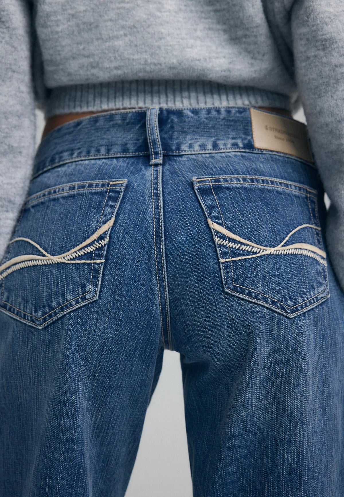 MEDIUM DENIM WASH
