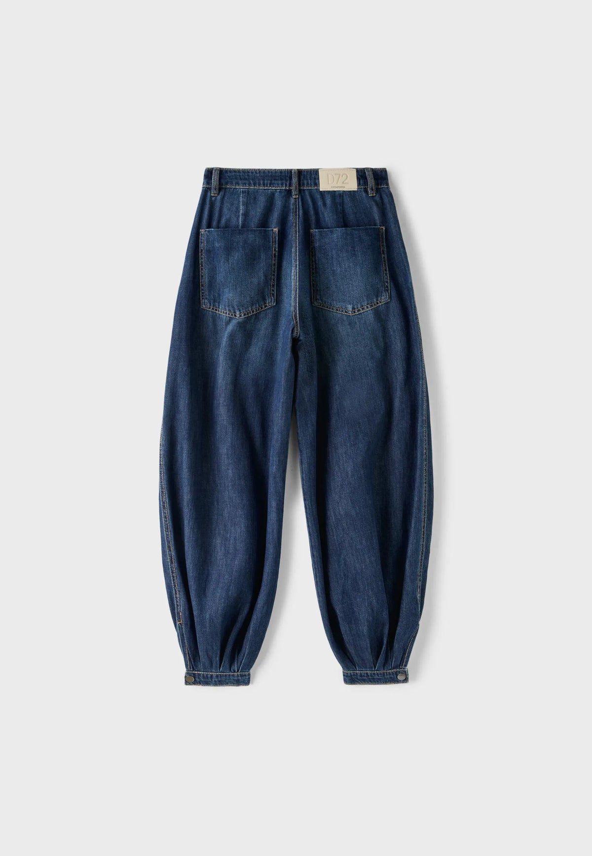 MEDIUM DENIM WASH