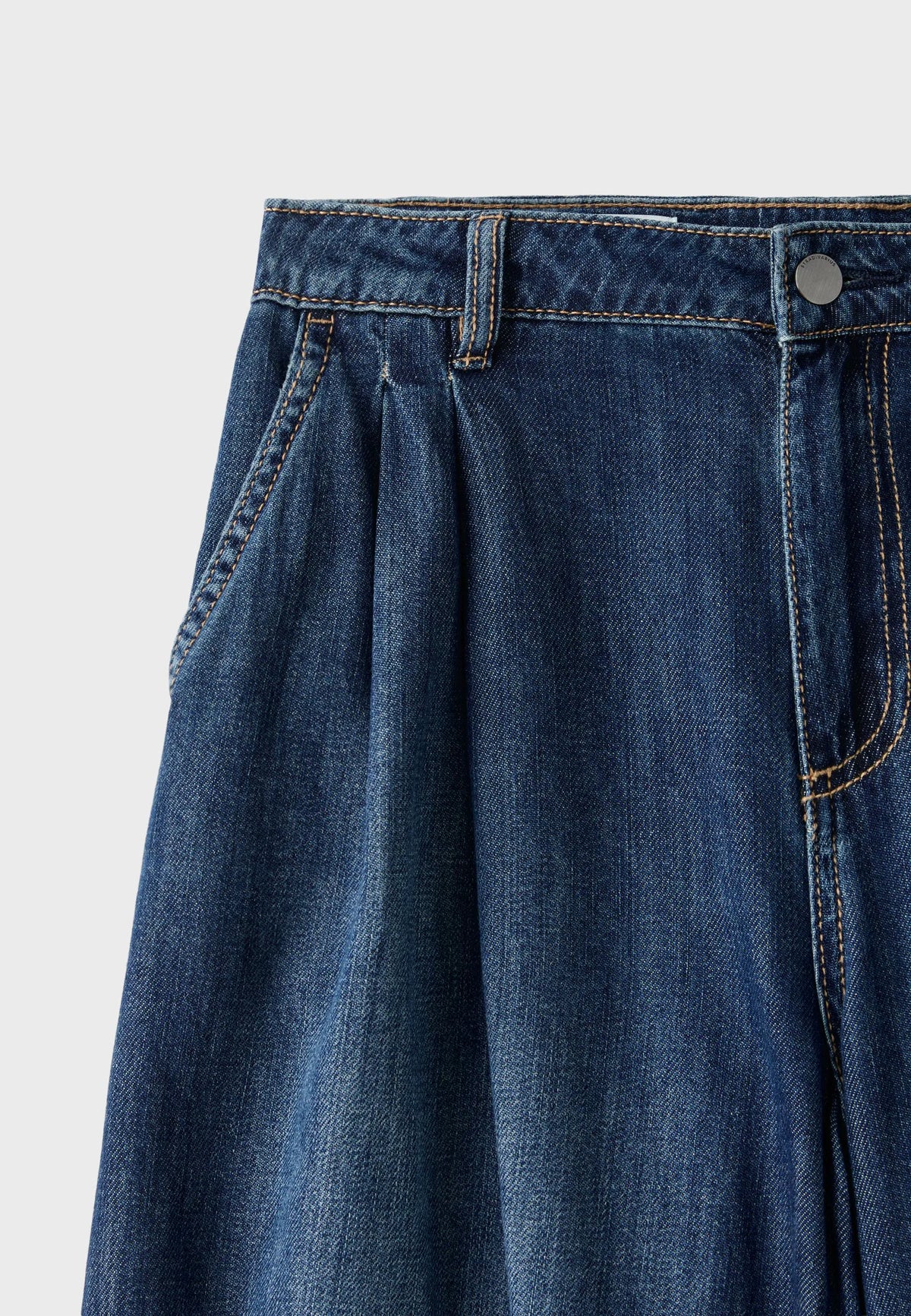 MEDIUM DENIM WASH