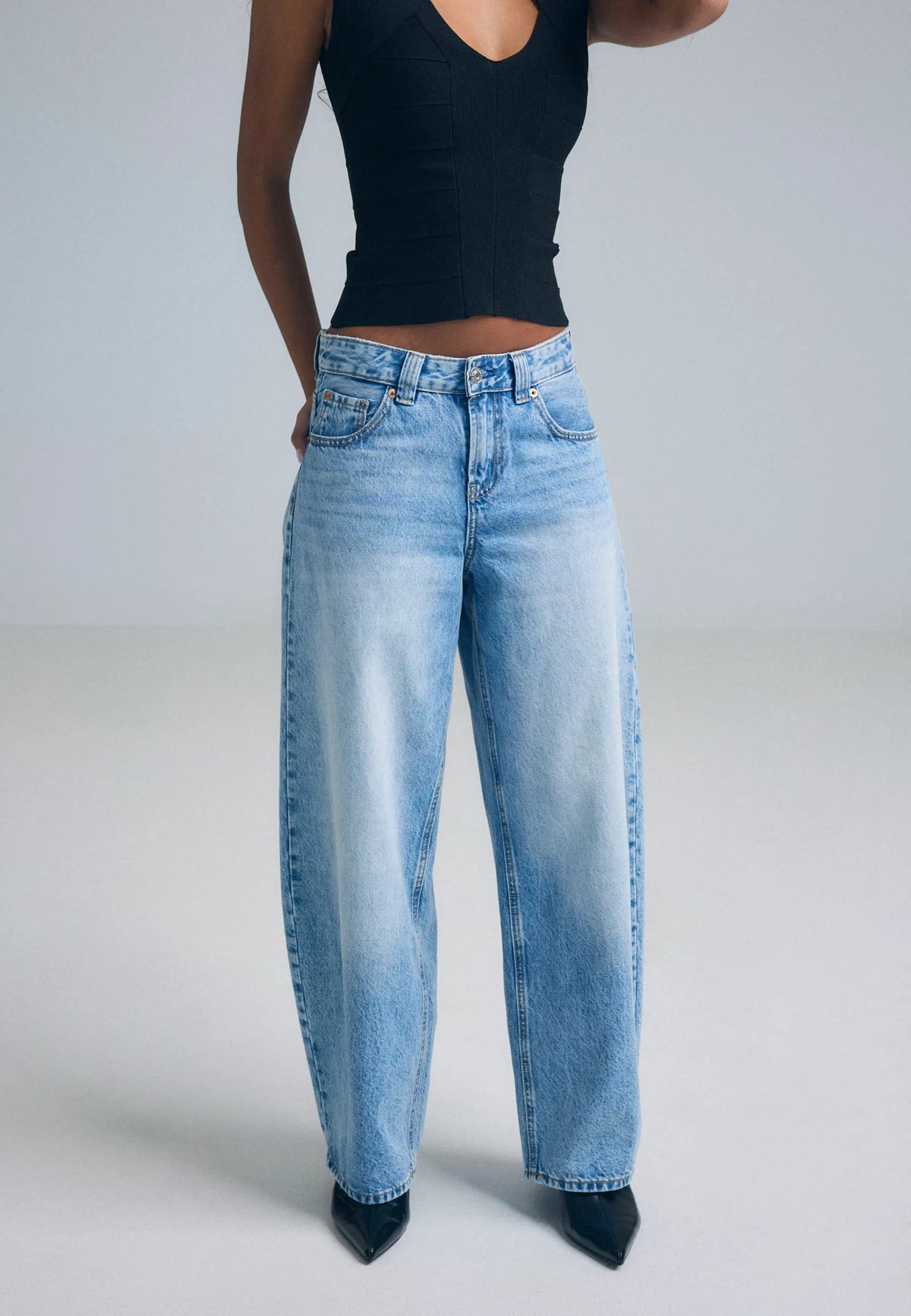 MEDIUM BLUE DENIM