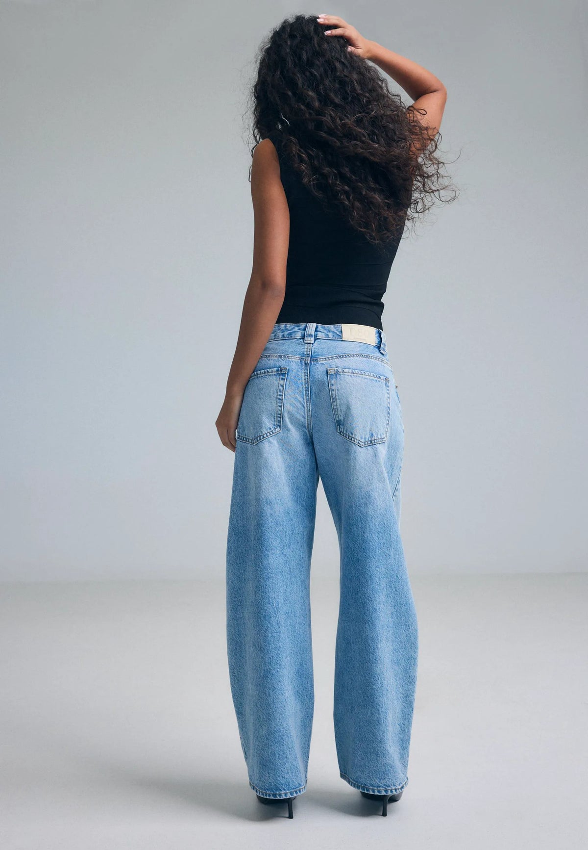MEDIUM BLUE DENIM