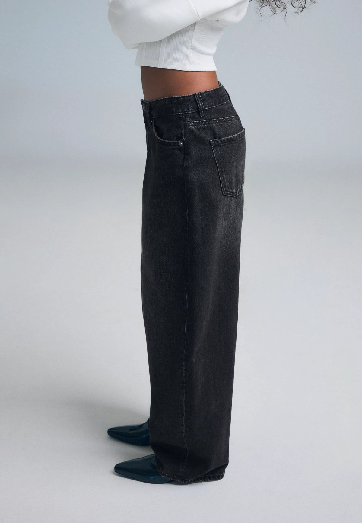 BLACK DENIM WASH