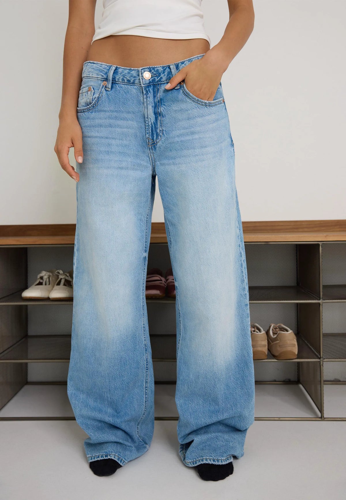 MEDIUM LIGHT BLUE DENIM