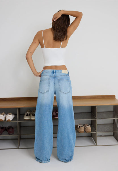 MEDIUM LIGHT BLUE DENIM