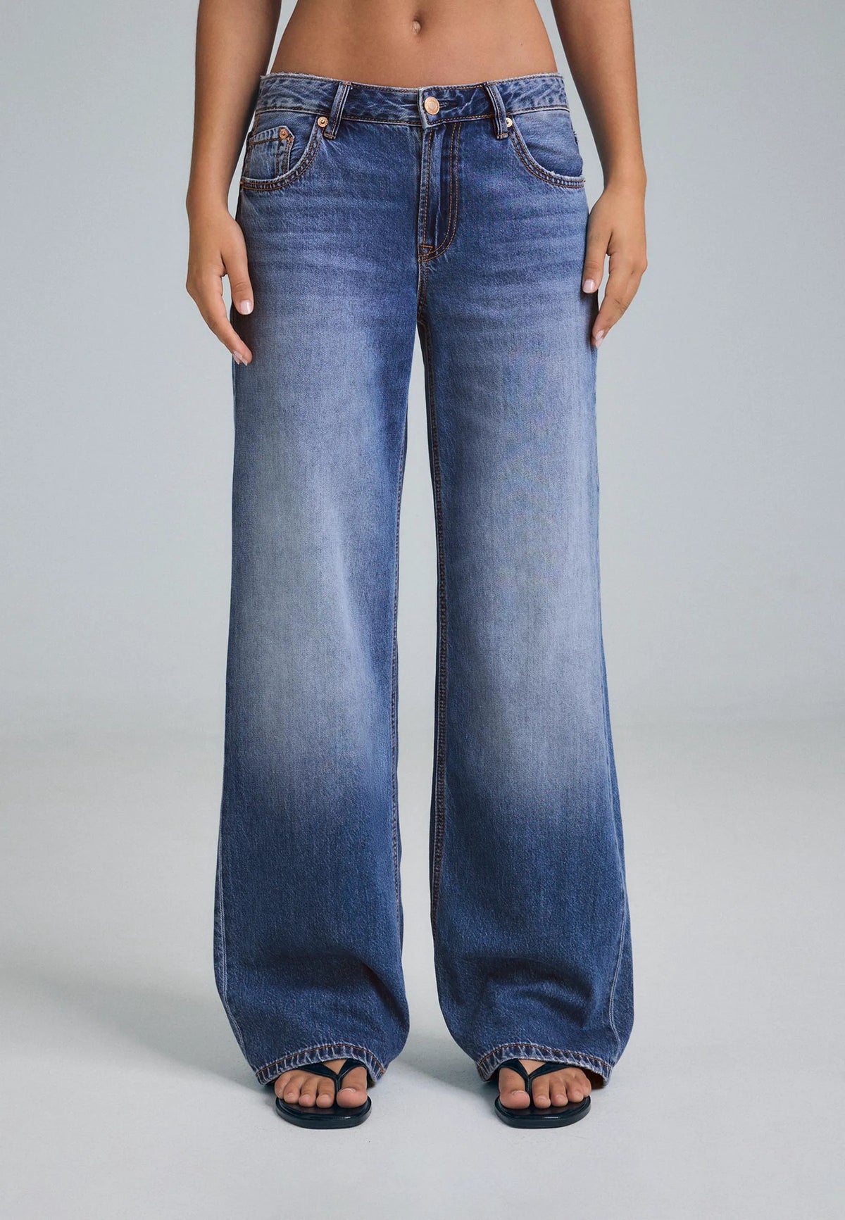 MEDIUM BLUE DENIM
