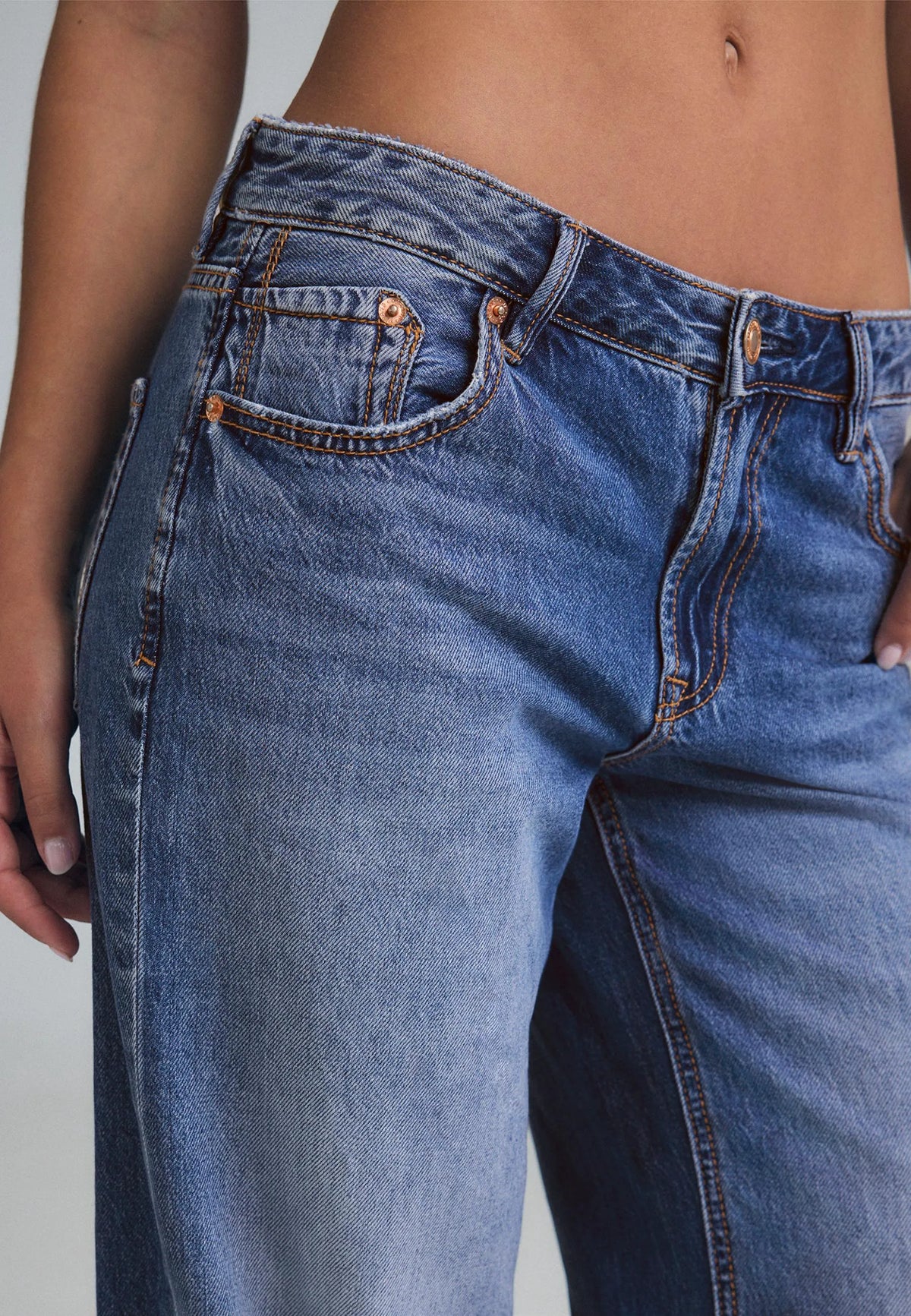 MEDIUM BLUE DENIM