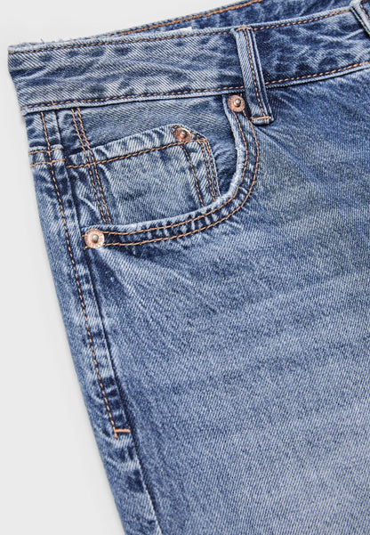 MEDIUM BLUE DENIM