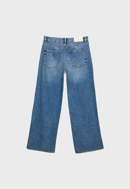 MEDIUM DENIM WASH