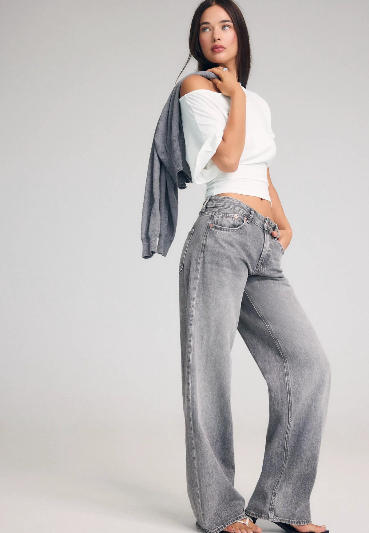 GREY DENIM WASH
