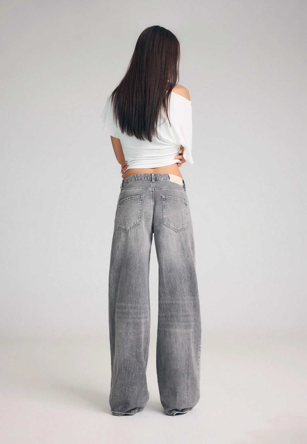 GREY DENIM WASH