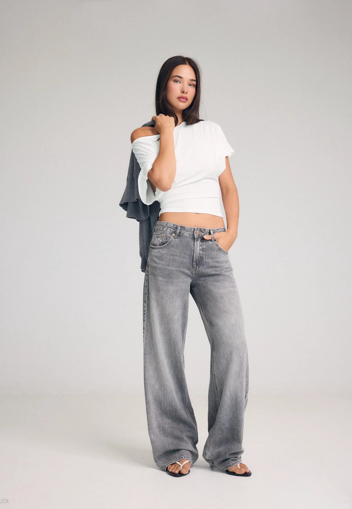 GREY DENIM WASH