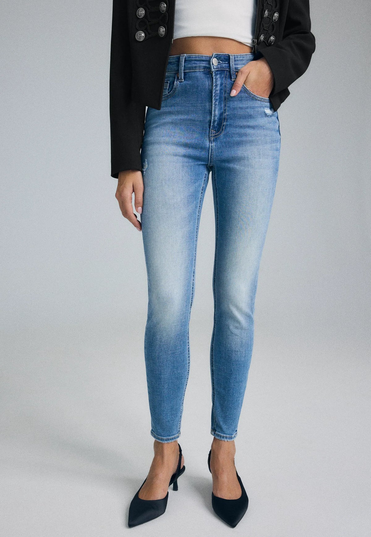 MEDIUM BLUE DENIM