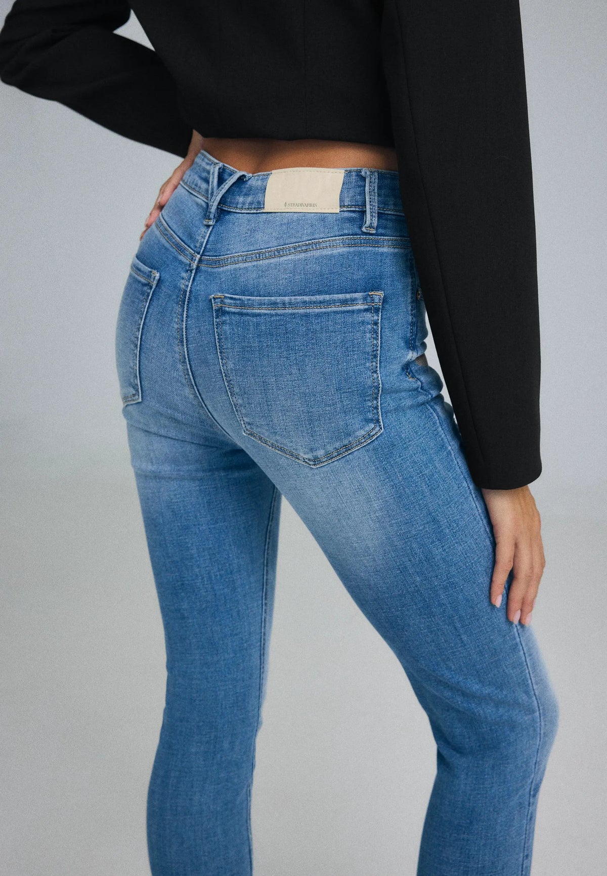 MEDIUM BLUE DENIM