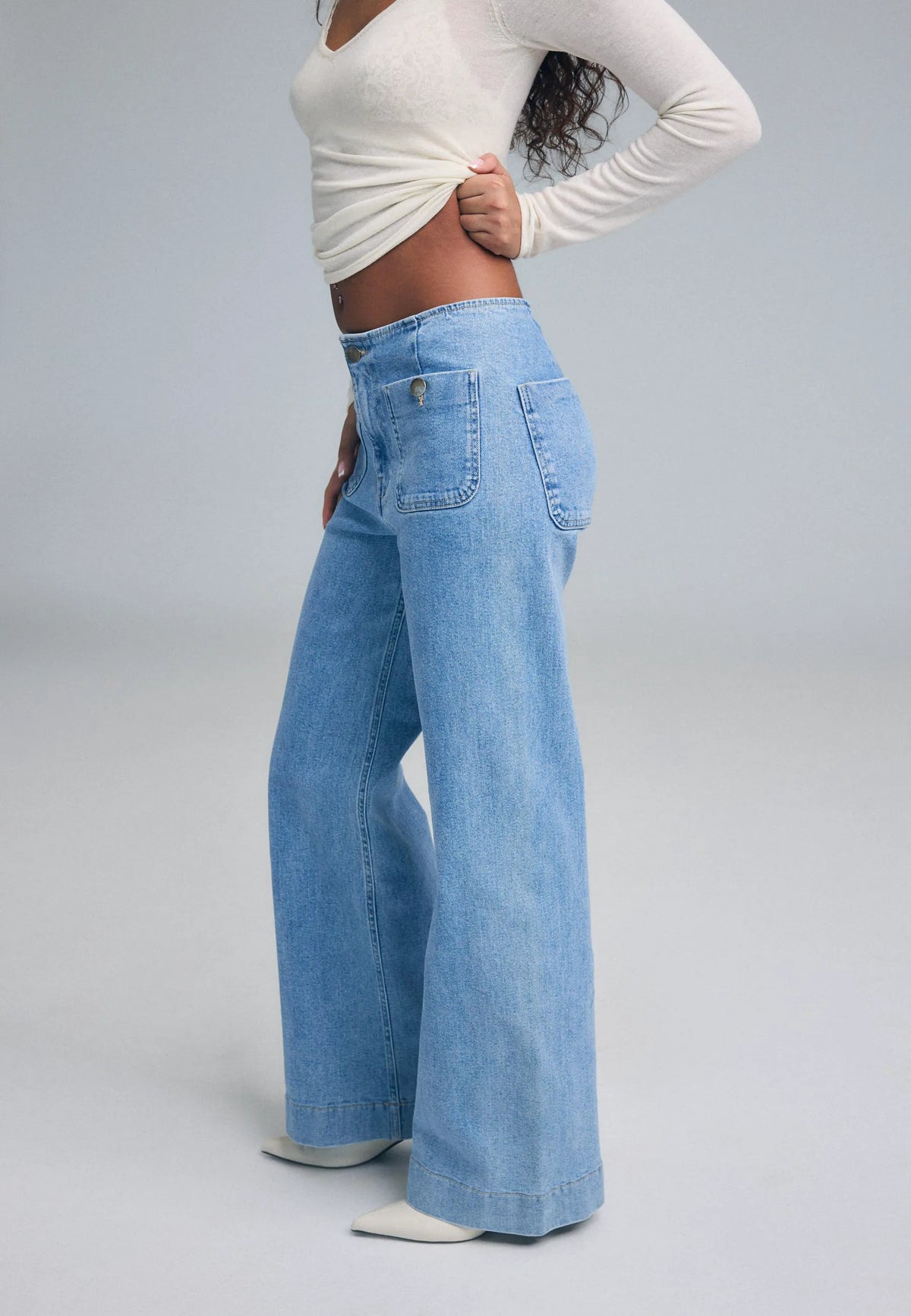 MEDIUM LIGHT BLUE DENIM
