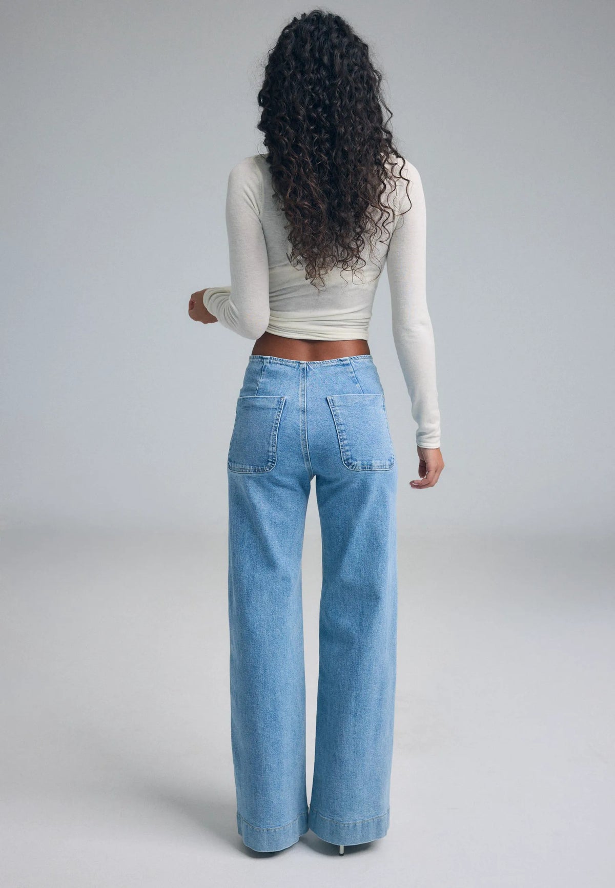 MEDIUM LIGHT BLUE DENIM