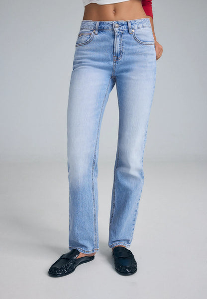 MEDIUM LIGHT BLUE DENIM