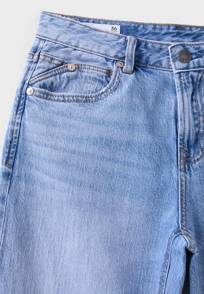 MEDIUM LIGHT BLUE DENIM