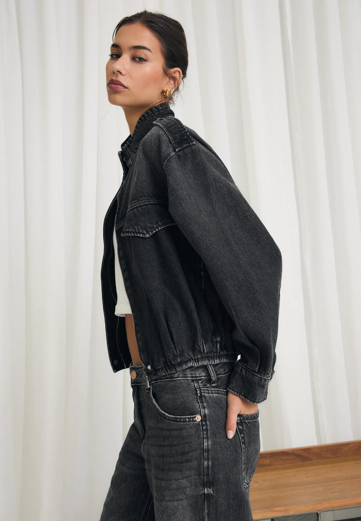 BLACK DENIM WASH