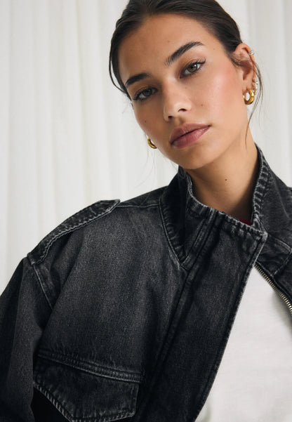 BLACK DENIM WASH