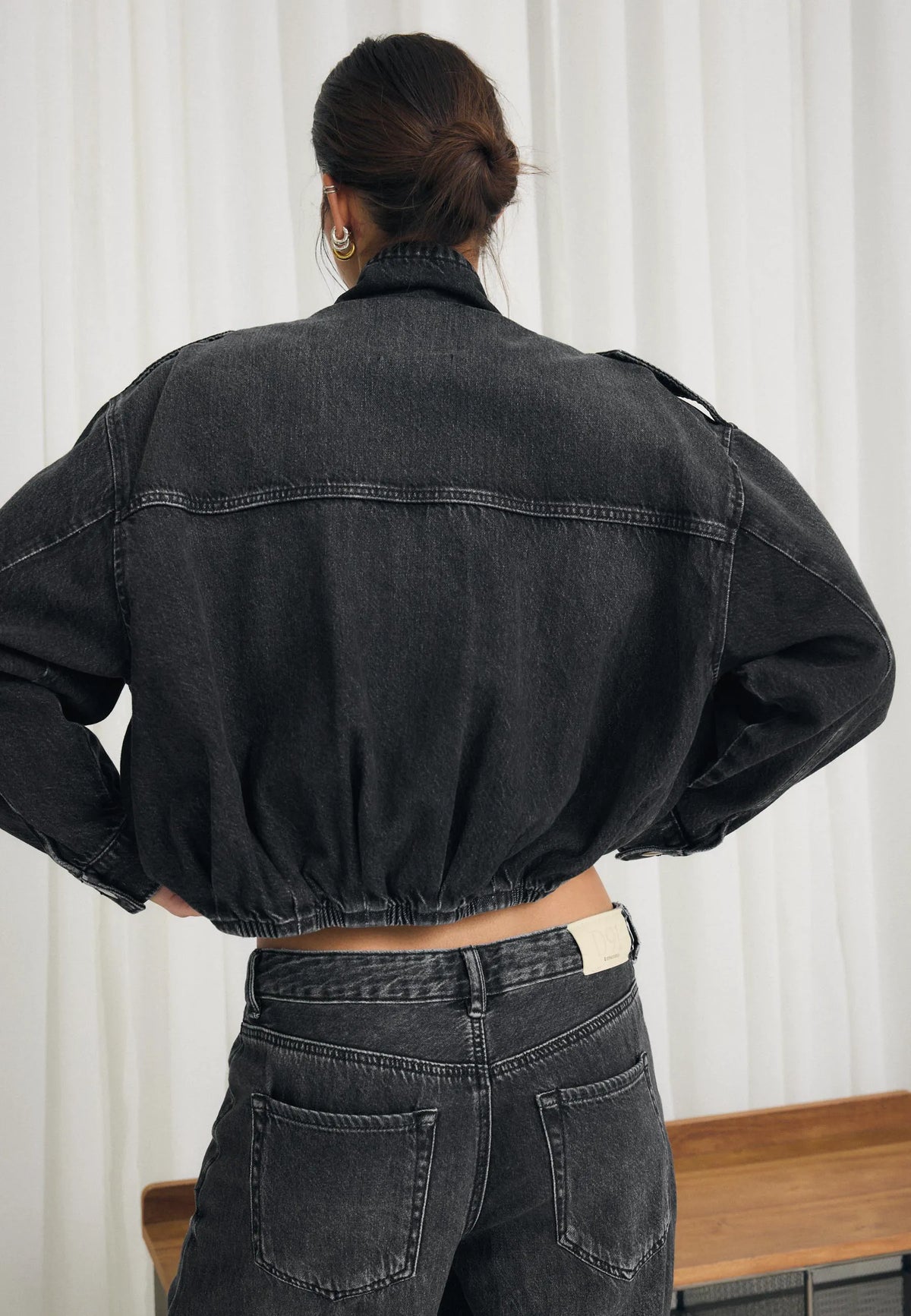BLACK DENIM WASH