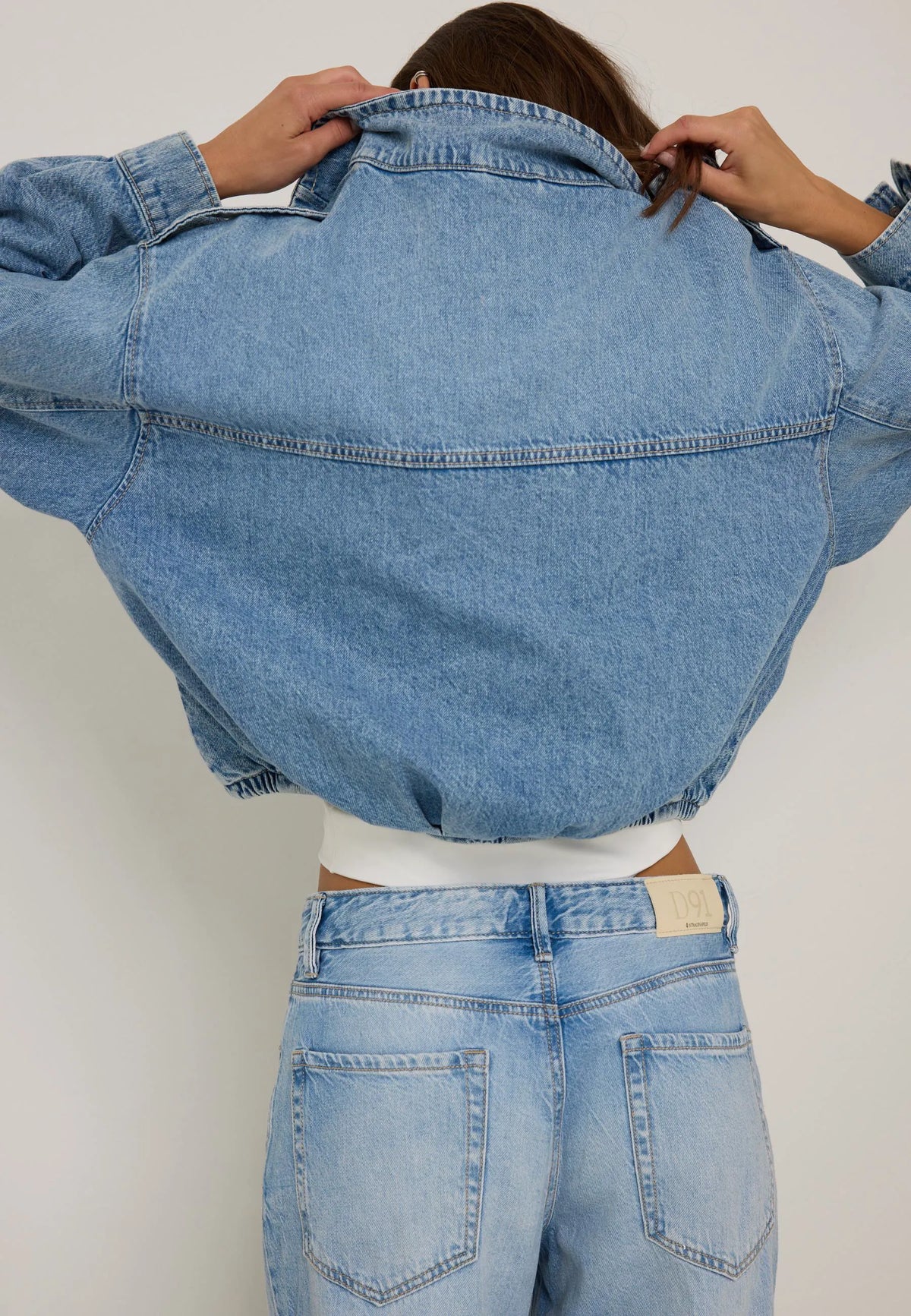 MEDIUM LIGHT BLUE DENIM