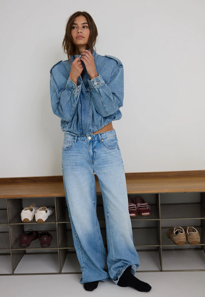 MEDIUM LIGHT BLUE DENIM