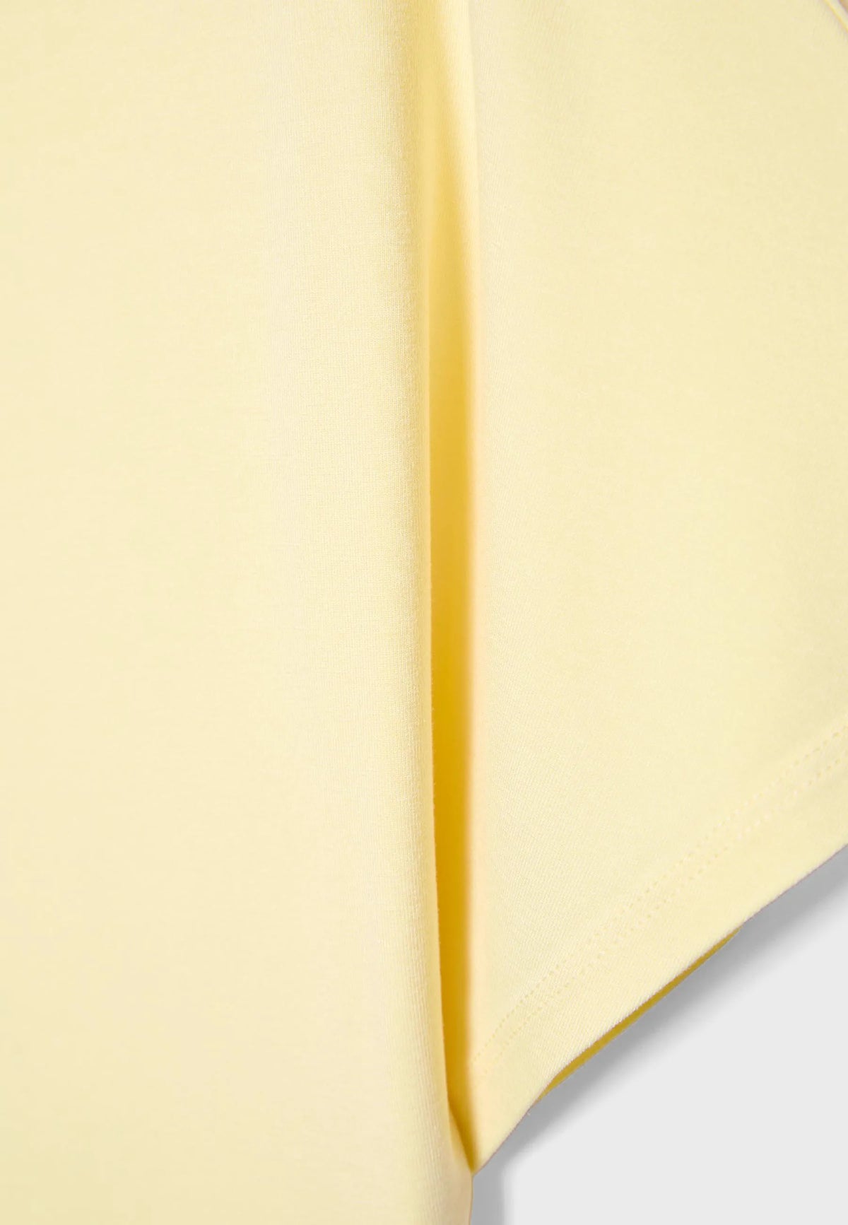 Pastel yellow