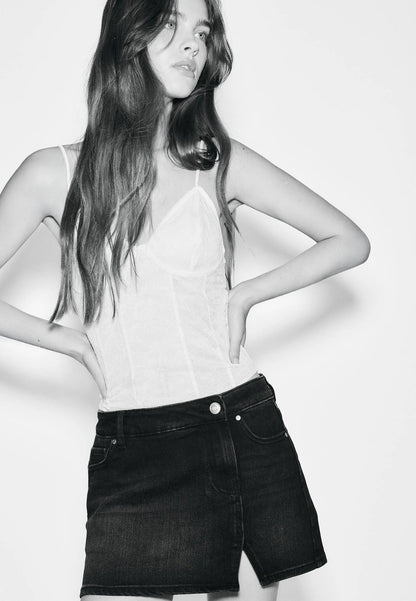 BLACK DENIM WASH