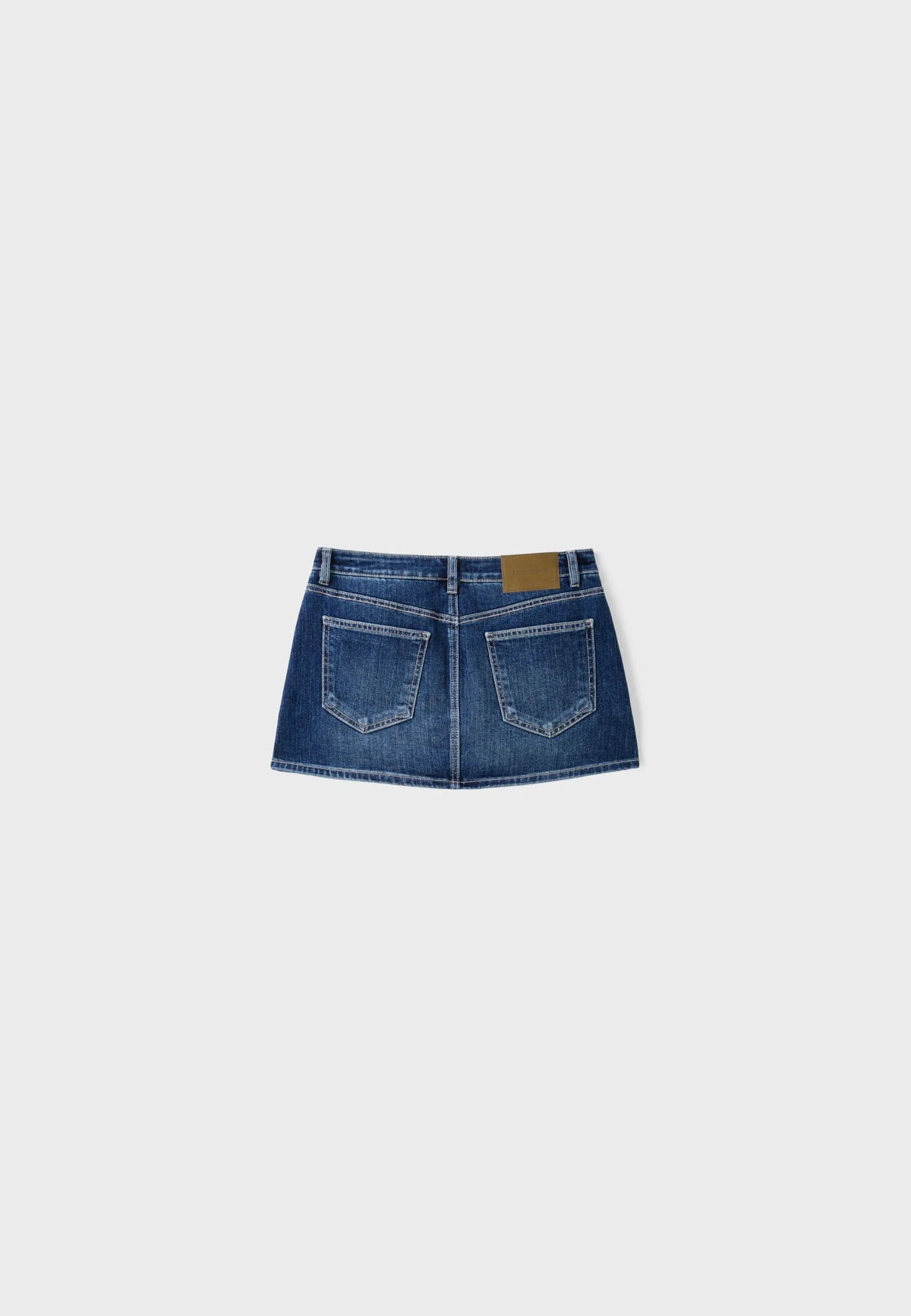 MEDIUM DENIM WASH